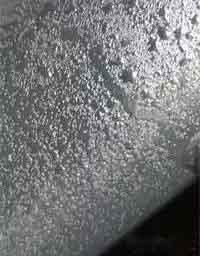 为什么电泳出来表面很多泡泡？